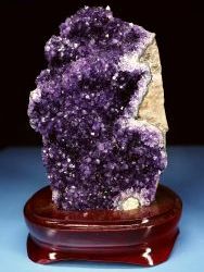 アメジスト紫水晶原石クラスター<br> ウルグアイ産 1305g (140)
