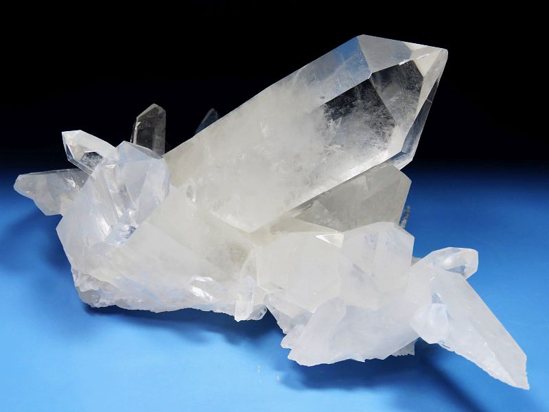 水晶クラスターA ブラジル・コリント産 1.95kg (L9)