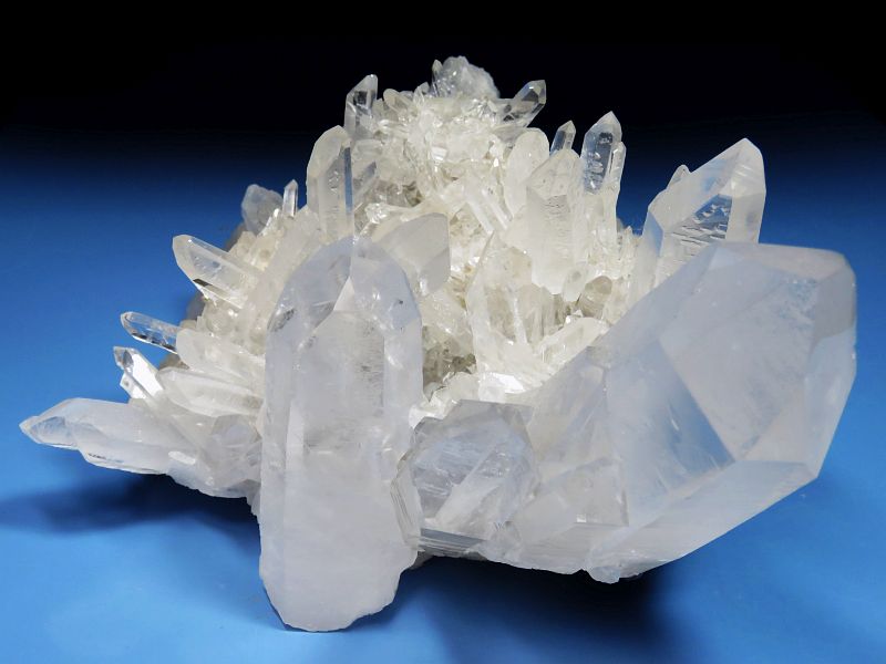 水晶クラスターA- ブラジル・コリント産 2.14kg (L10)