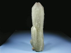 ヘデンバーガイトインクォーツ<br> 緑水晶・内モンゴル<br> 18.2cm,631g (*19)