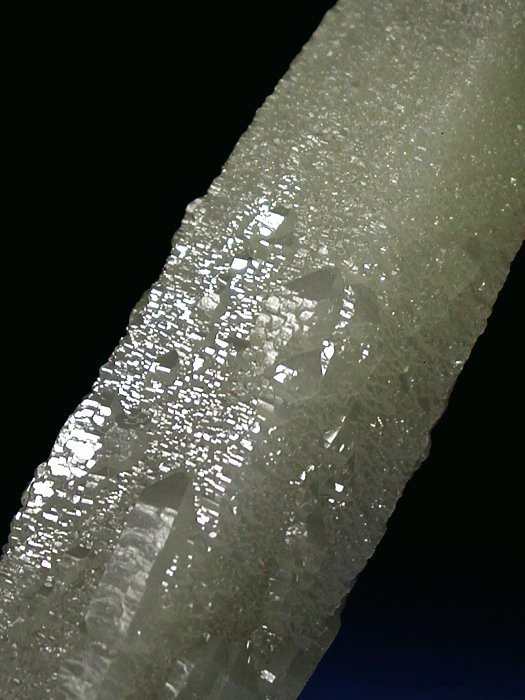 ヘデンバーガイトインクォーツ 緑水晶・内モンゴル 13.8cm179g (*3)