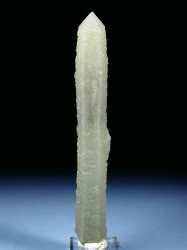 ヘデンベルガイトinクォーツ<br> 緑水晶・内モンゴル<br> 17.6cm,150g (9)