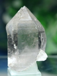 ガネーシュヒマール水晶<br> 単結晶ポイント 61g (52)