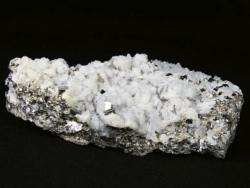 水晶 黄鉄鉱<br> 尾太鉱山産 854g (183)