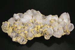 水晶,菱マンガン鉱,黄鉄鉱,閃亜鉛鉱<br> 尾太鉱山産 469g (233)