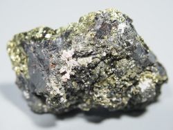 閃亜鉛鉱,黄銅鉱,菱マンガン鉱<br> 尾太鉱山産 36g (258)