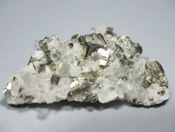 水晶,黄鉄鉱<br> 尾太鉱山産 36g (262)