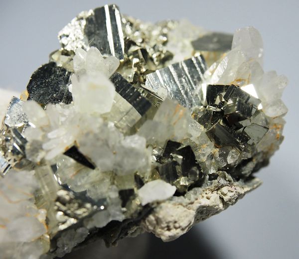 SzH}Kz zRY 45g (260)