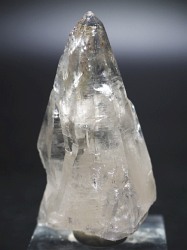 テッシンハビット型クォーツ<br>スイスアルプス水晶単結晶<br> 63mm 58g (32-11)