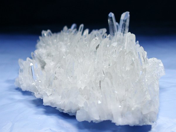 ニードル水晶クラスタースイスアルプス水晶 137g (23-37)