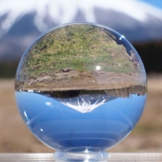 水晶玉 右水晶<br>／最高級透明無垢天然水晶丸玉3A<br> 35.3mm (35309)