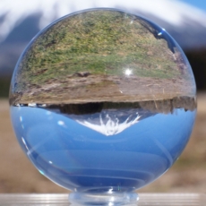水晶玉 左水晶<br>／最高級透明無垢天然水晶丸玉3A<br> 39.4mm (39405)
