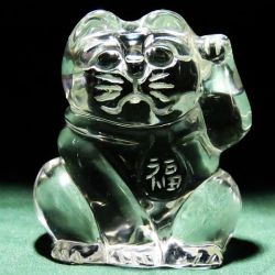 水晶彫刻品 招き猫<br> 高さ60mm (56)
