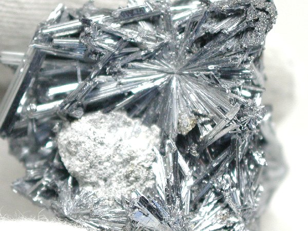 Pz(XeBuiCg)Stibnite(225)