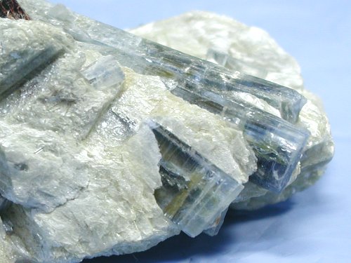 ������ �J�C���i�C�g�i�X�C�X�j